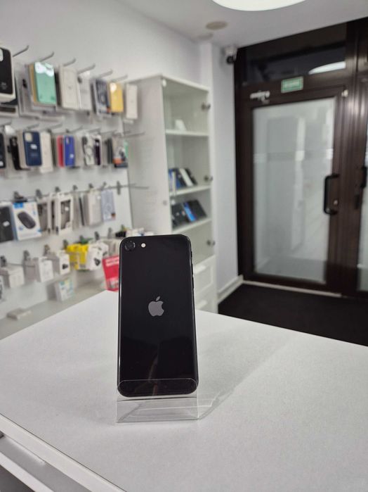 Iphone Se 2 Rosu si Negru Neverlocked Doc House Gsm