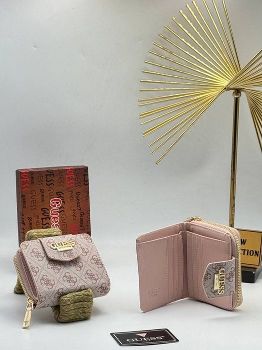 Стилно дамско портмоне