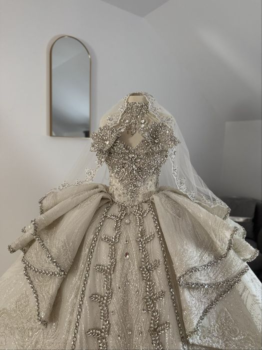 Vand rochie de mireasa