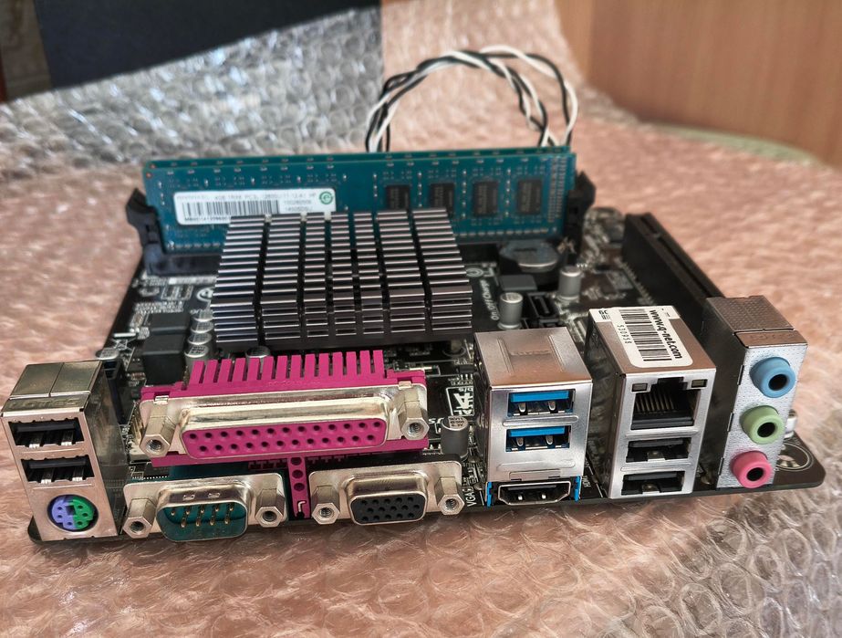 Материнская плата Gigabyte + CPU + 8Gb