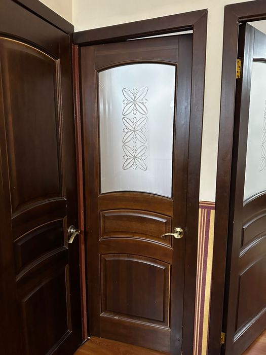 Продам двери (масив)