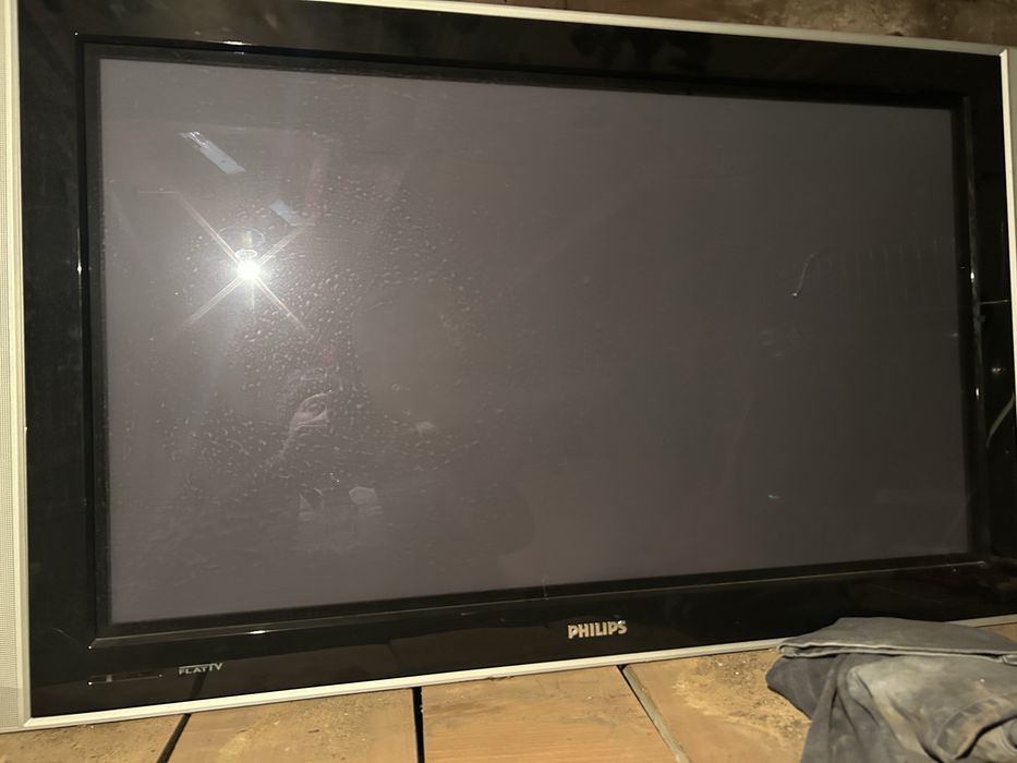 Продам телевизор неисправный