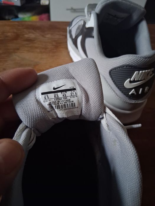 Vand adidasi Nike air