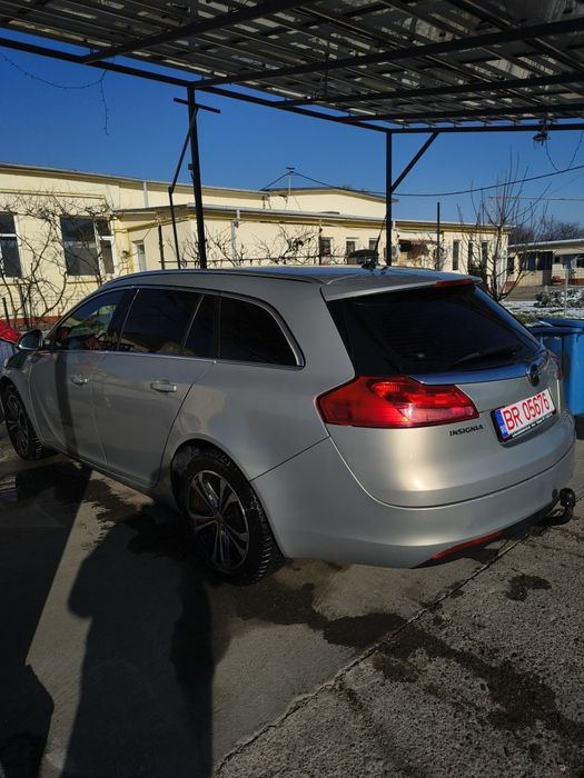 Se vinde opel insignia