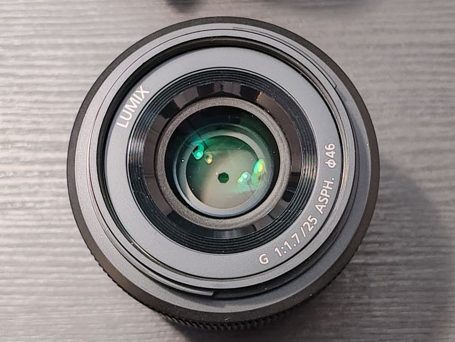 Lumix G7 + 25mm f1.7 + 14-42mm