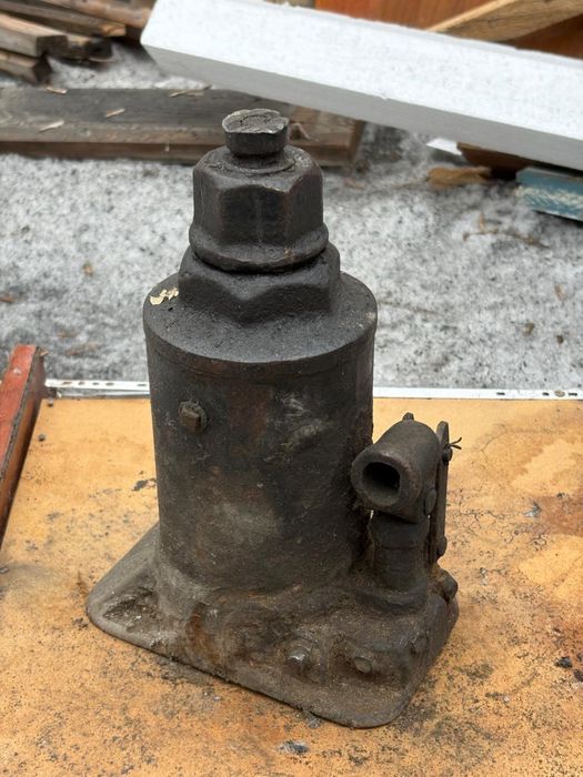 Продать Домкрат