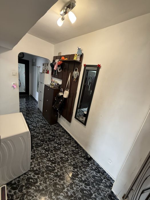 Apartament 3 camere, semidecomandat