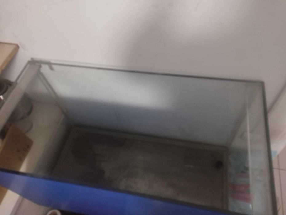 Аквариум с тумбой продам