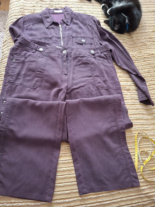 Costum femei cu pantaloni