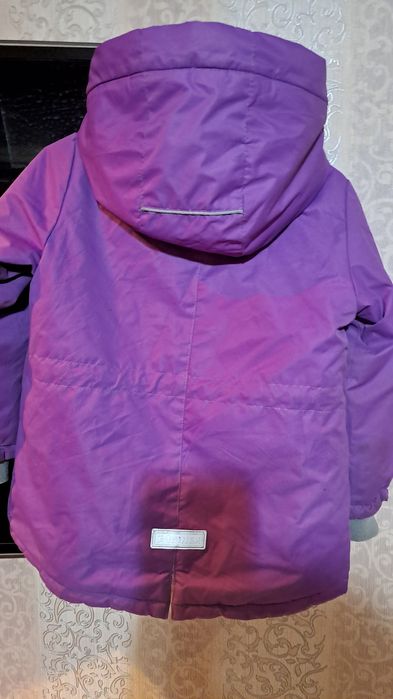 Продам курточку примерно 5 лет