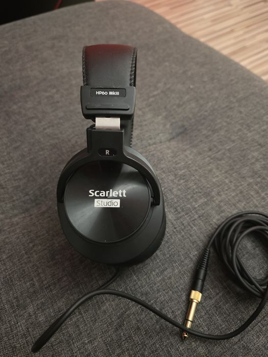 Vand casti scarlett studio hp60 MkIII.sunt in stare perfecta