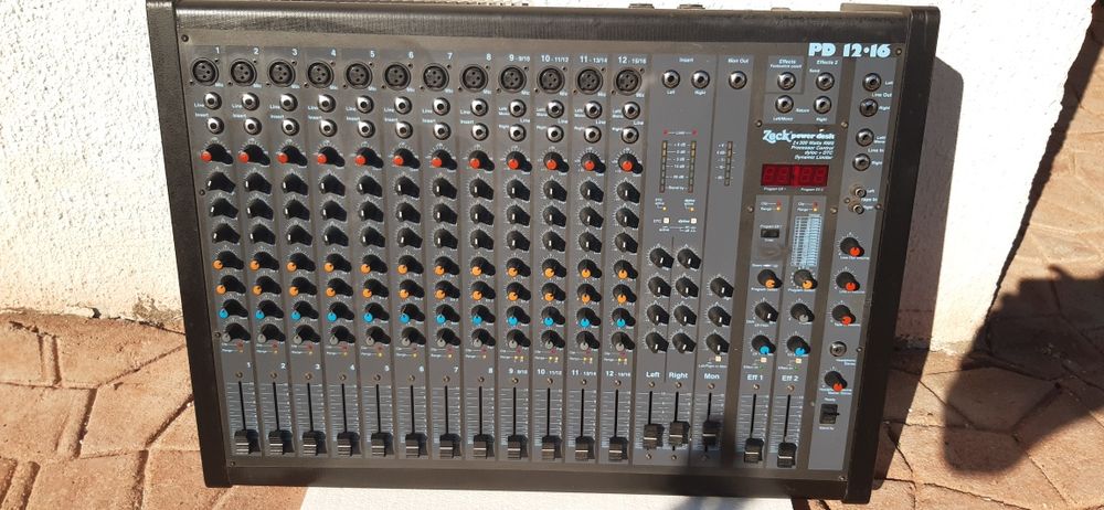 стъпало ZECK 2x380 и тонколони dinacord little max