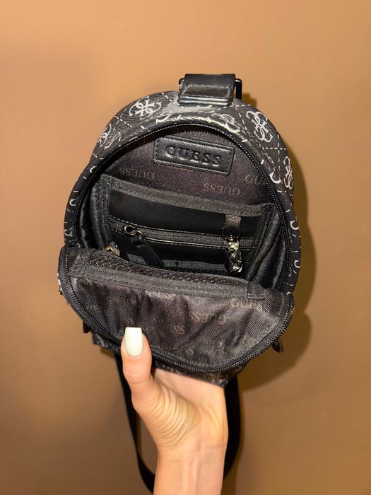 Мъжка чантичка Guess