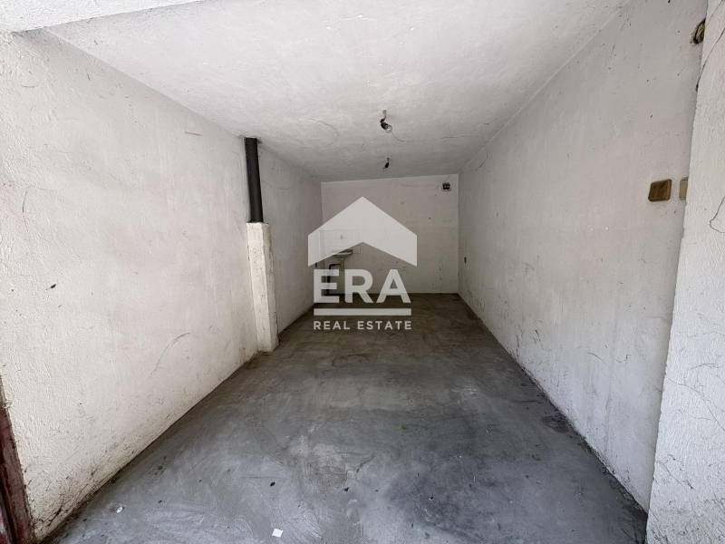 Продава се Гараж / Паркомясто в Варна, Колхозен пазар - 11 кв.м за 2455 €/кв.м - Снимка #1