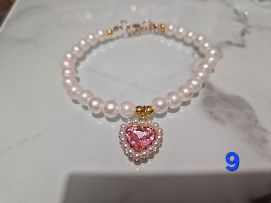 Дрешки за малки кучета и котки от 15лв до 25лв.