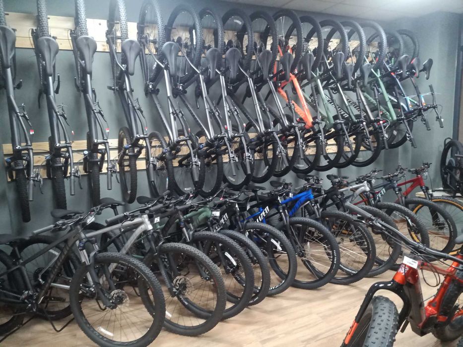 SPECIALIZED Turbo Levo Alloy marime 54 - in stoc EST BIKE Funky Sports