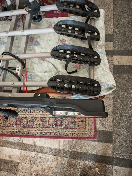 Италиански багажник за 4 велосипеда за теглич с номер и стопове