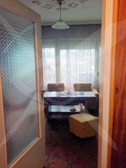 Четиристаен апартамент в квартал Прослав