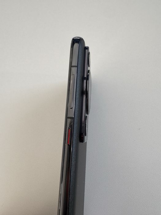 Продавам смартфон Huawei P60 Pro 12/512 GB–напълно нов, не използван.