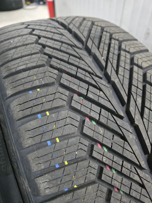 4 Броя НОВИ 255/40/20 Uniroyal 2025dot