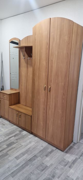 Продам прихожую.