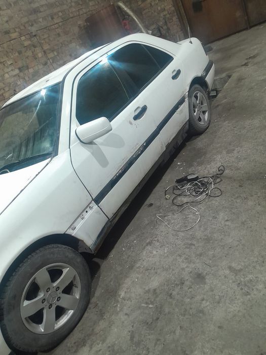 Продам Мерседес с 180