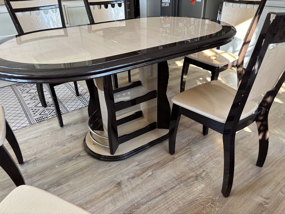 Продам стол и 6 стульев