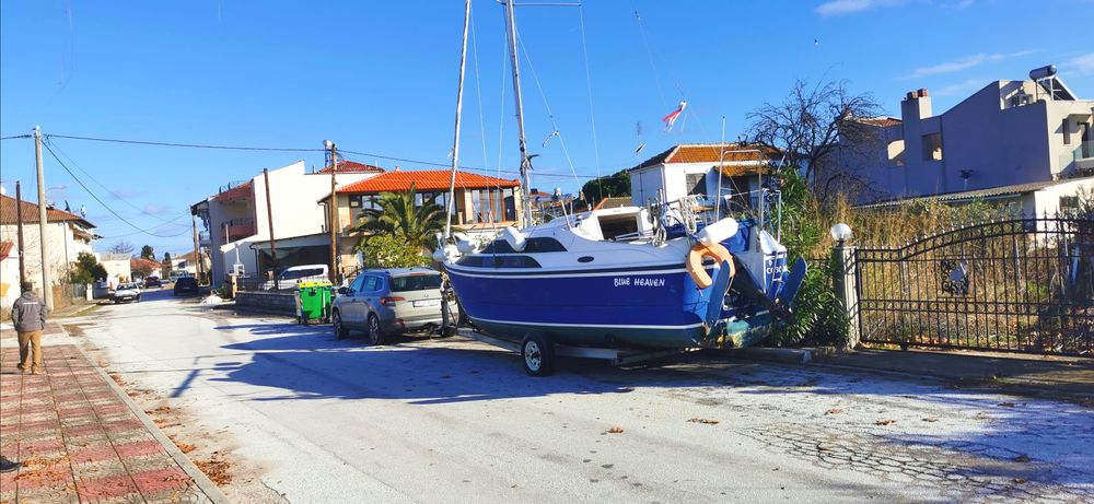 Macgregor 26M Motorsailer velier cabinată