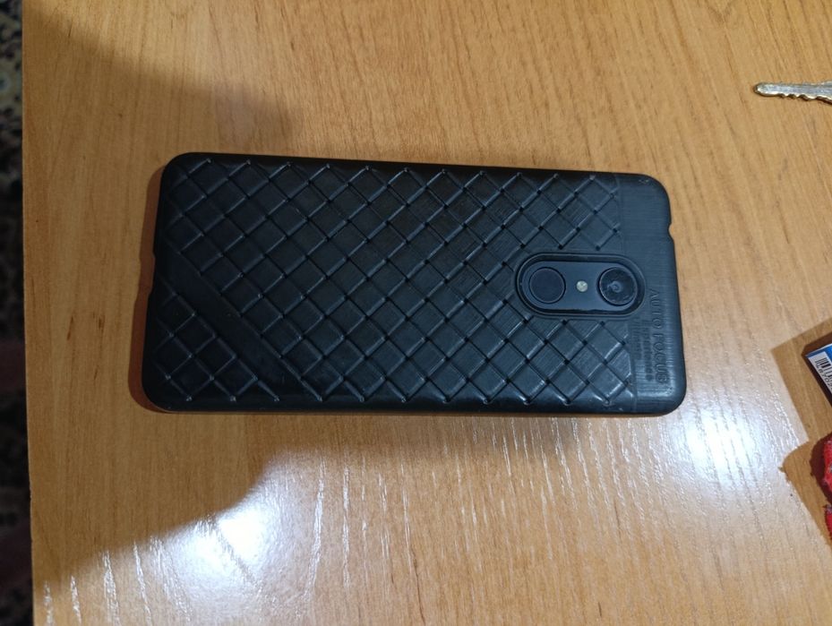 Продам телефон Redmi 5