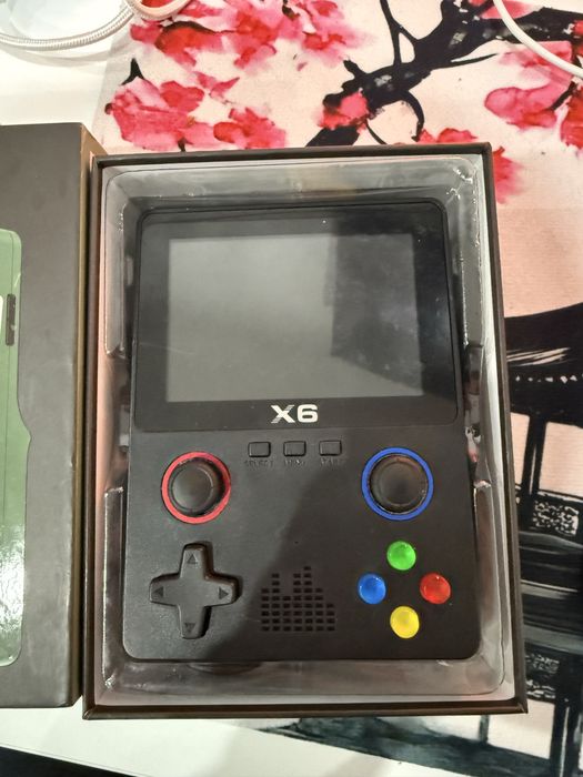 Vând consola jocuri