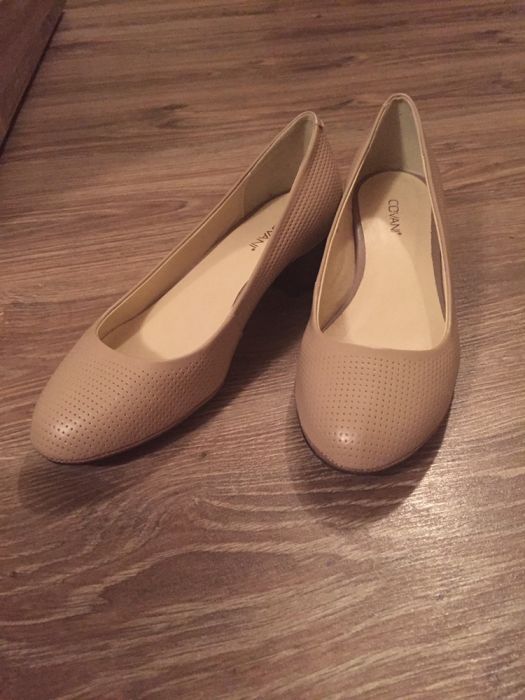 Новые, кожаные Туфли, бежевого цвета