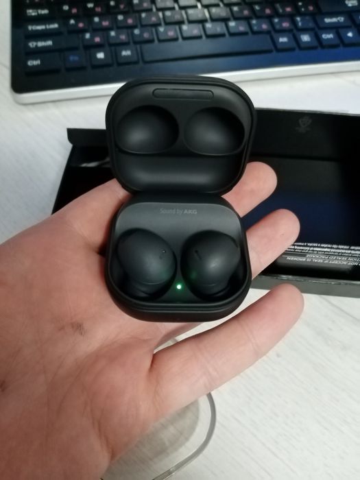 Продам наушники Самсунг Будс про 2