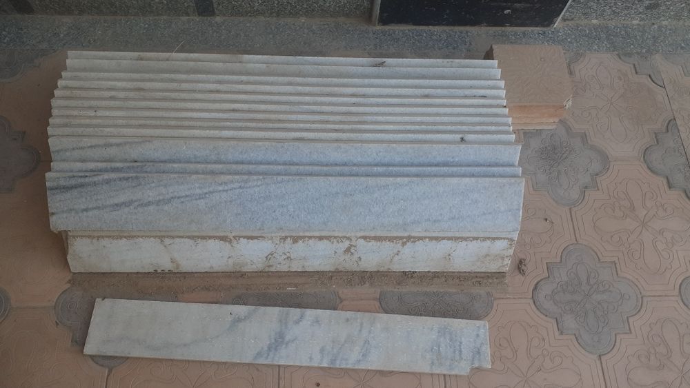 Marmar tosh lentalar sotiladi