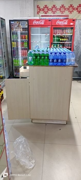 Продается стол-полка,  витринный