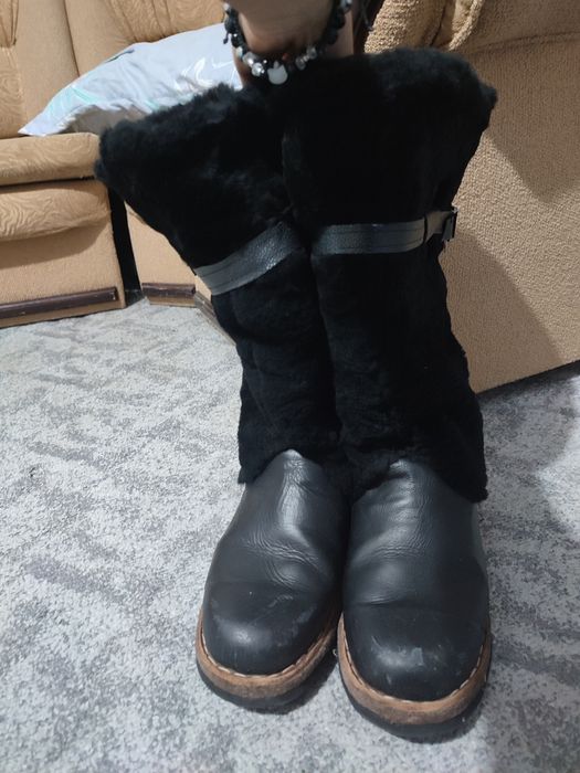 Продам мужские унты