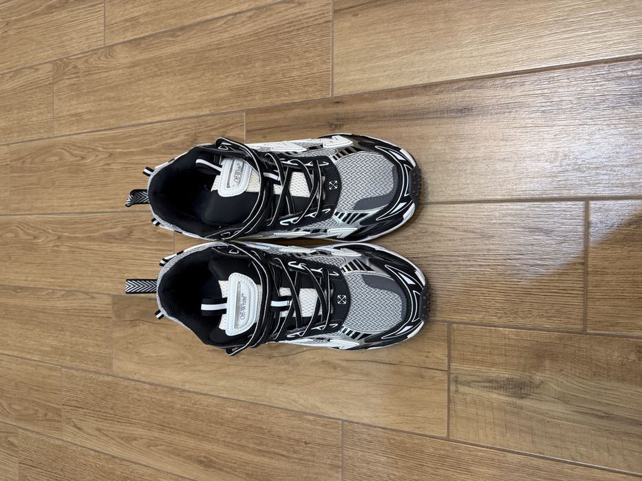 Off-White Be right back