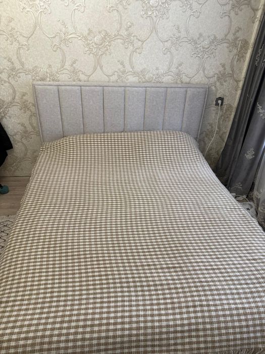 Спальная кровать