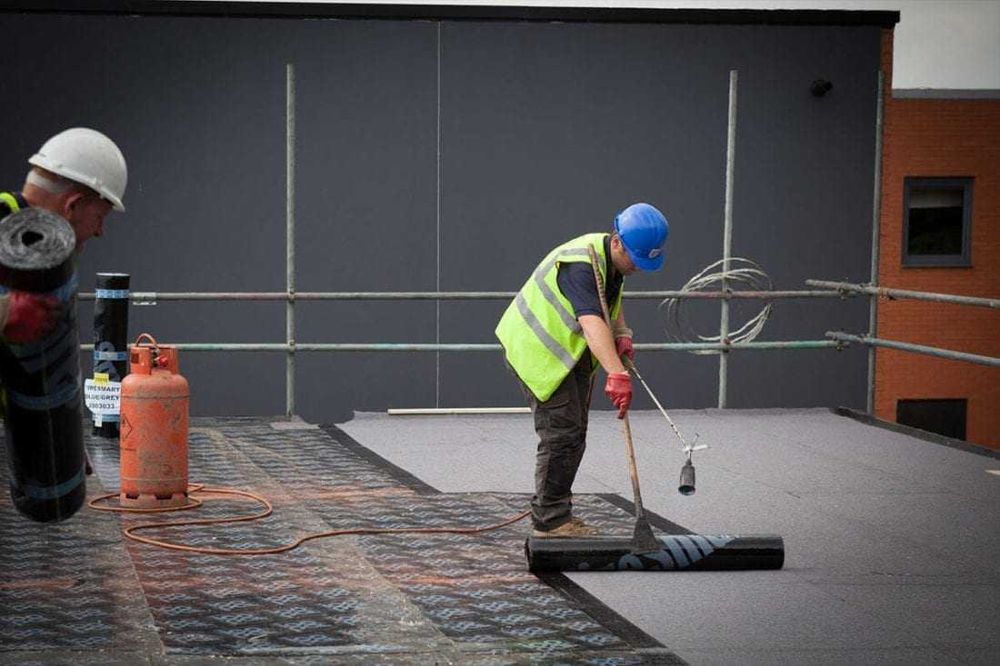 Montaj tigla metalica pret bun