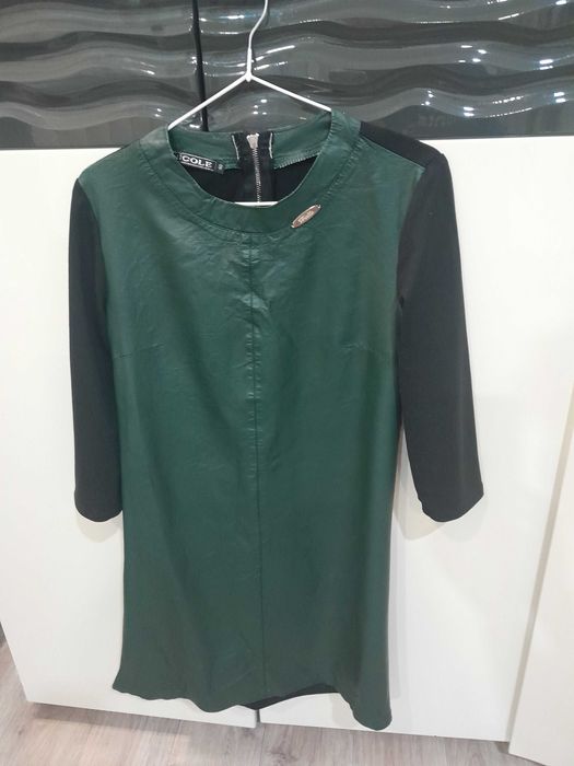 Платья нарядные, размер 44.