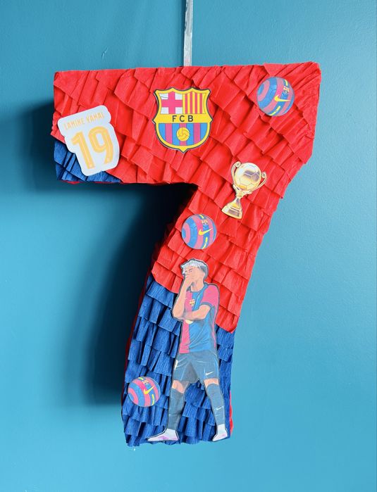 Ламин Ямал пинята