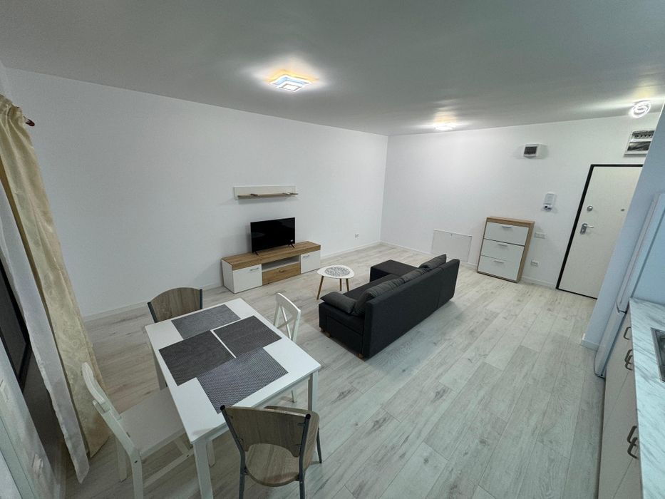 Proprietar închiriez apartament 2 camere nou  bloc cartier rezidential