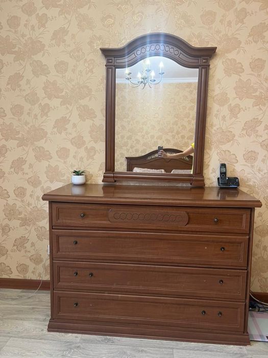 Спальный гарнитур