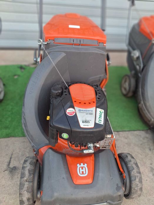 Бензинова самоходна косачка Husqvarna