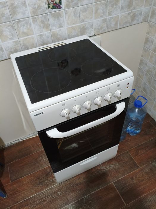 Продам электрическую плиту Beko