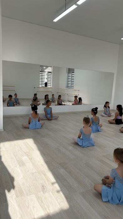 Продам большие зеркала на стену