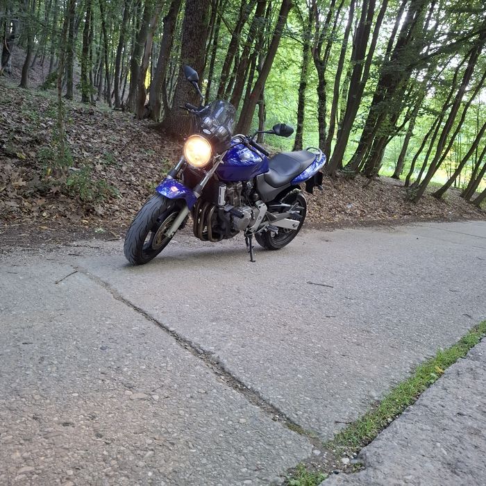Vând honda hornet 600