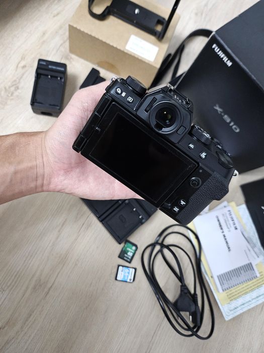 Продам фотоаппарат Fujifilm X-S10