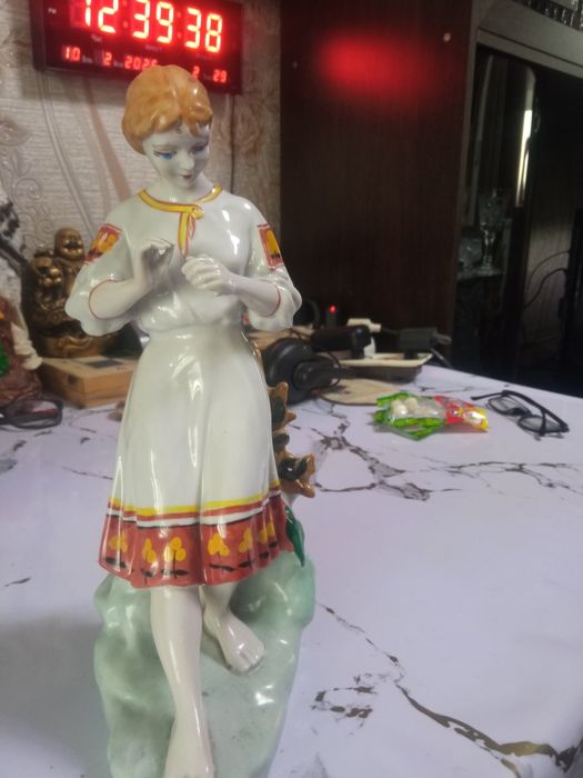Продам фарфоровые статуэтки СССР