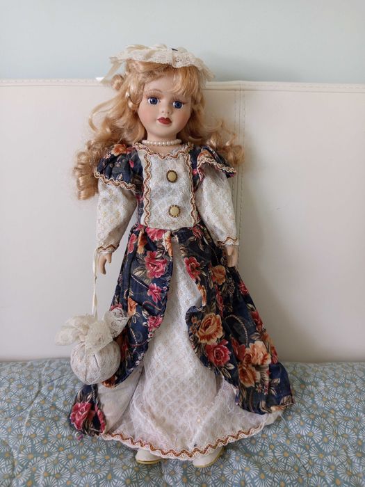 Кукли с порцеланови глави