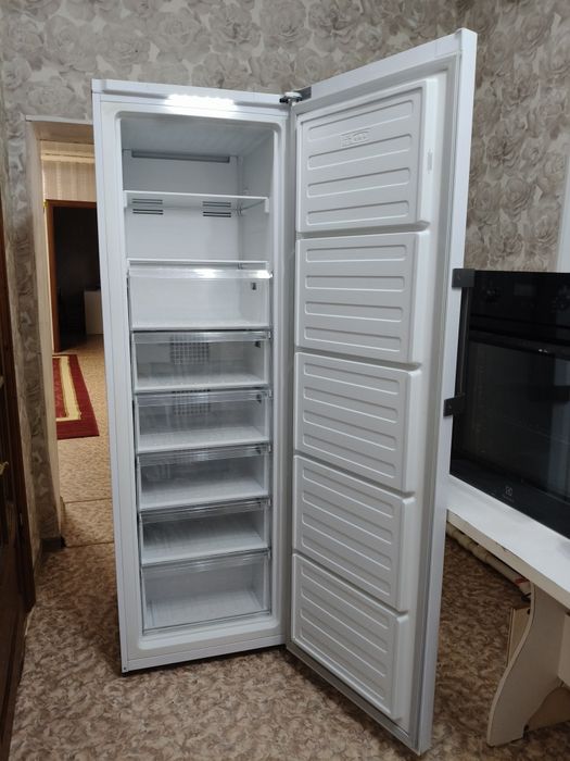 Продам морозильную камеру
